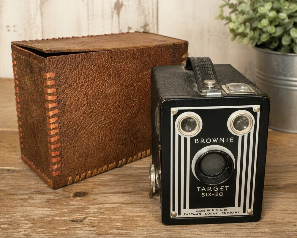 Vintage Kodak Brownie Target Six-20 Box Camera